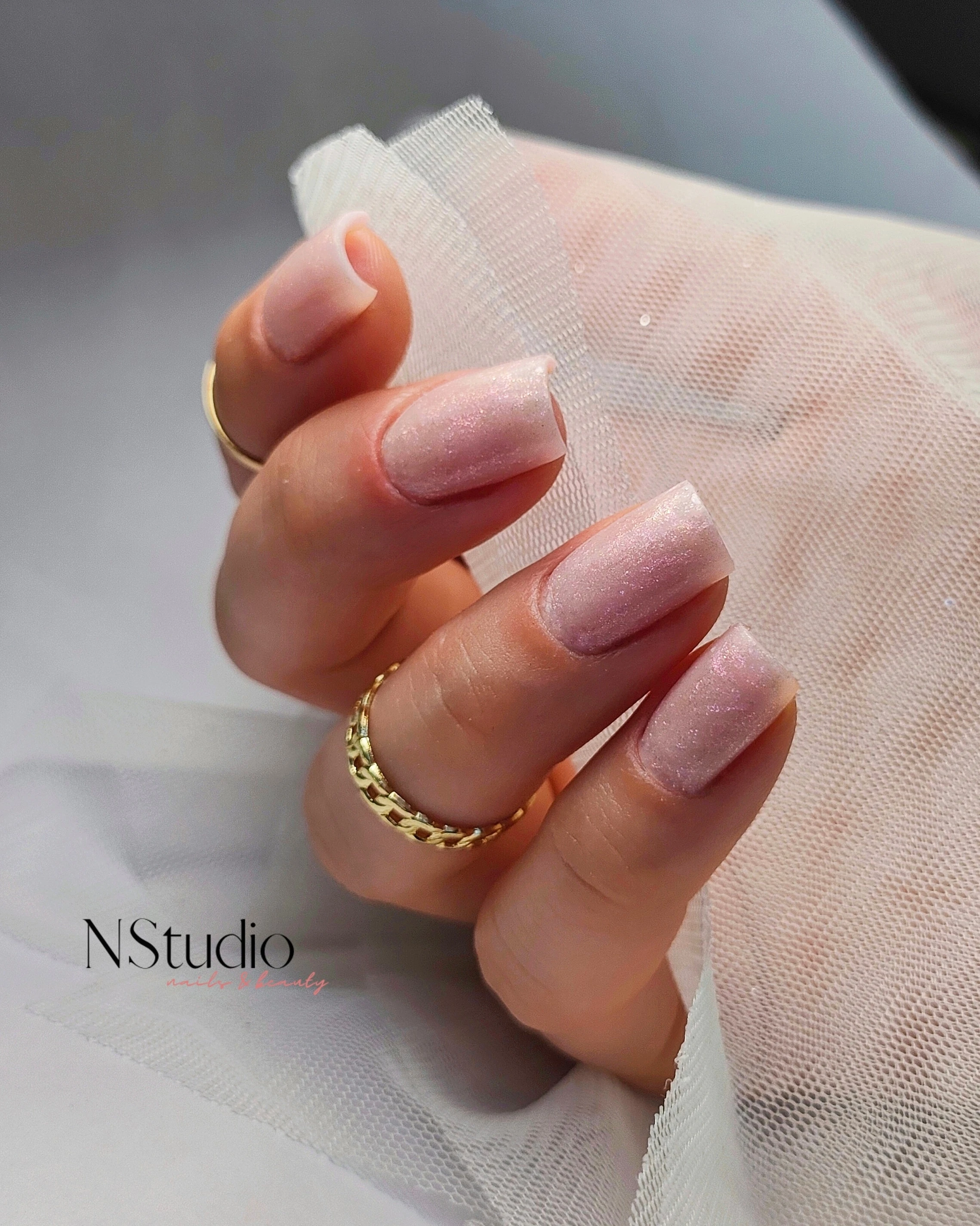 Manicure hybrydowy